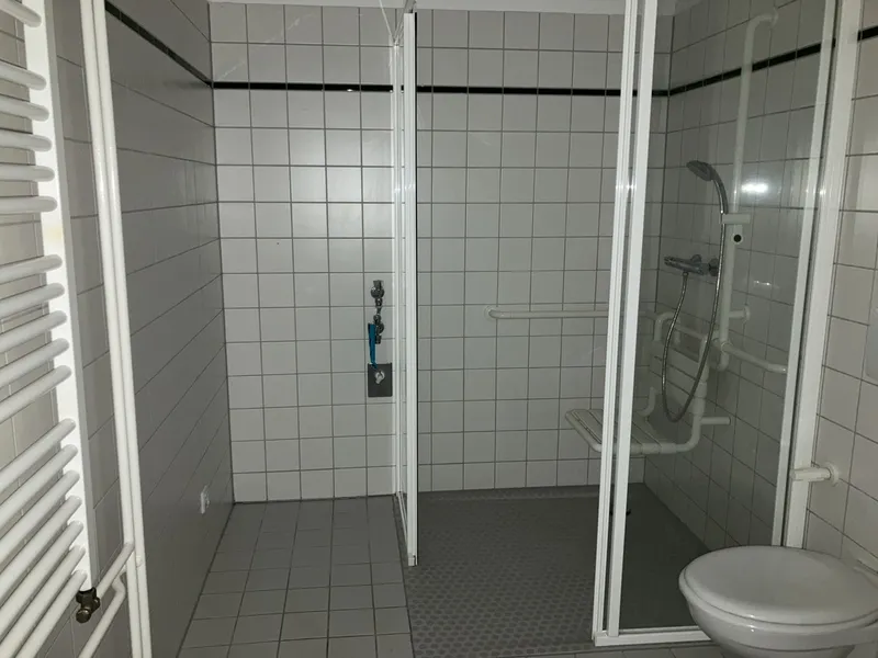 2-Zimmer-Wohnung in Friedrichshain *Seniorenhaus Vermietung ab 60 Jahren möglich* — photo 1